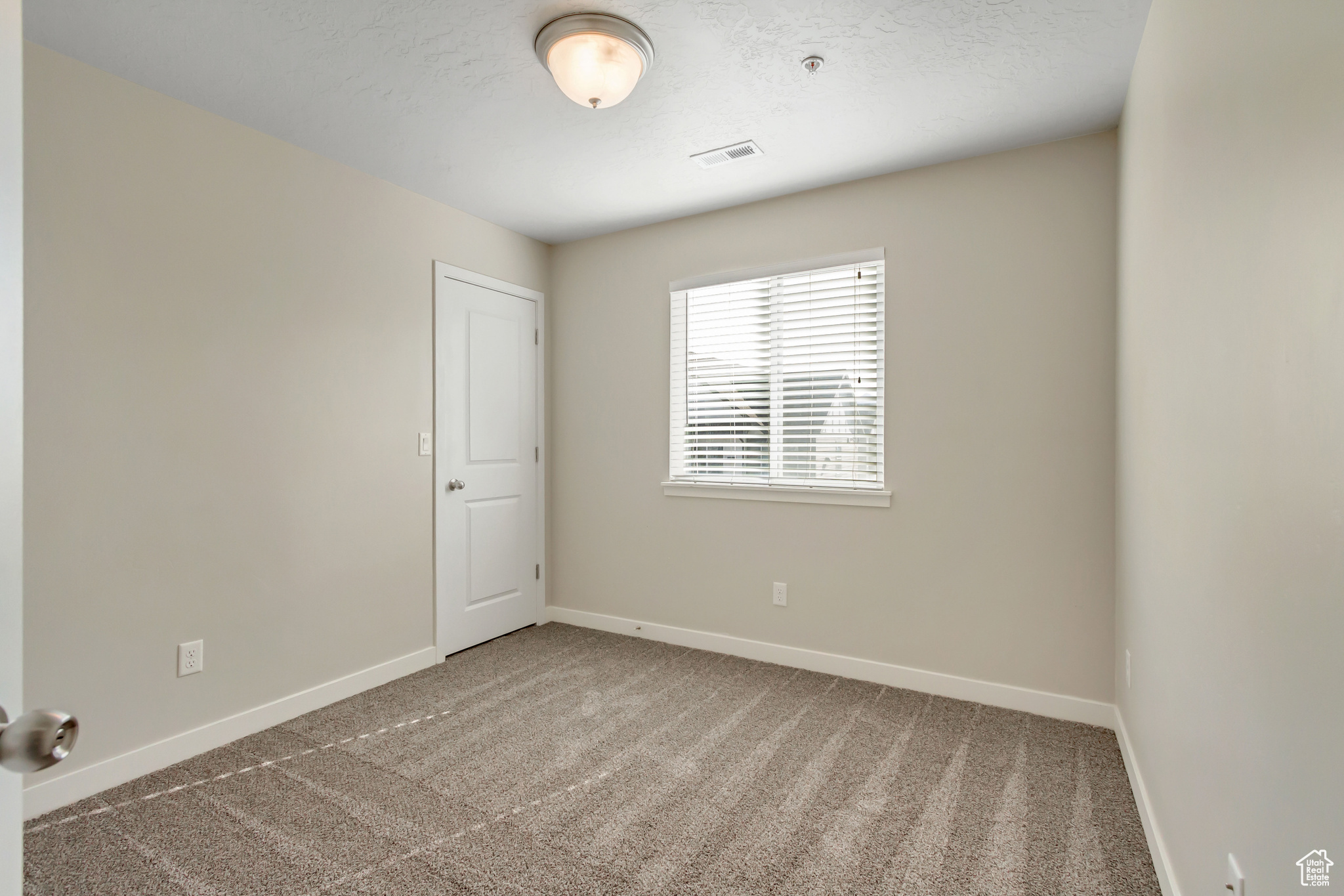 5374 W ROYAL ARCHES PL
