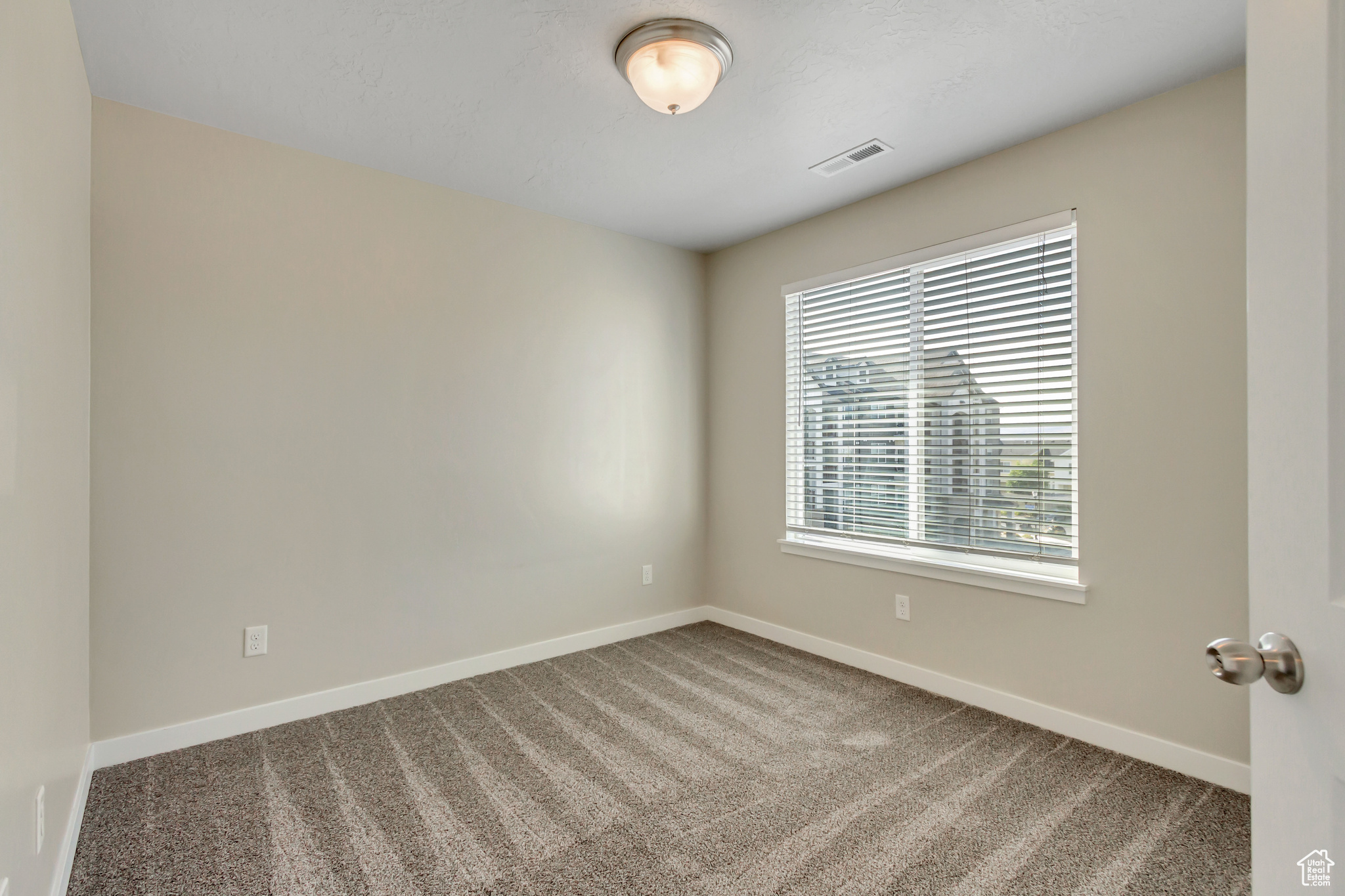 5374 W ROYAL ARCHES PL