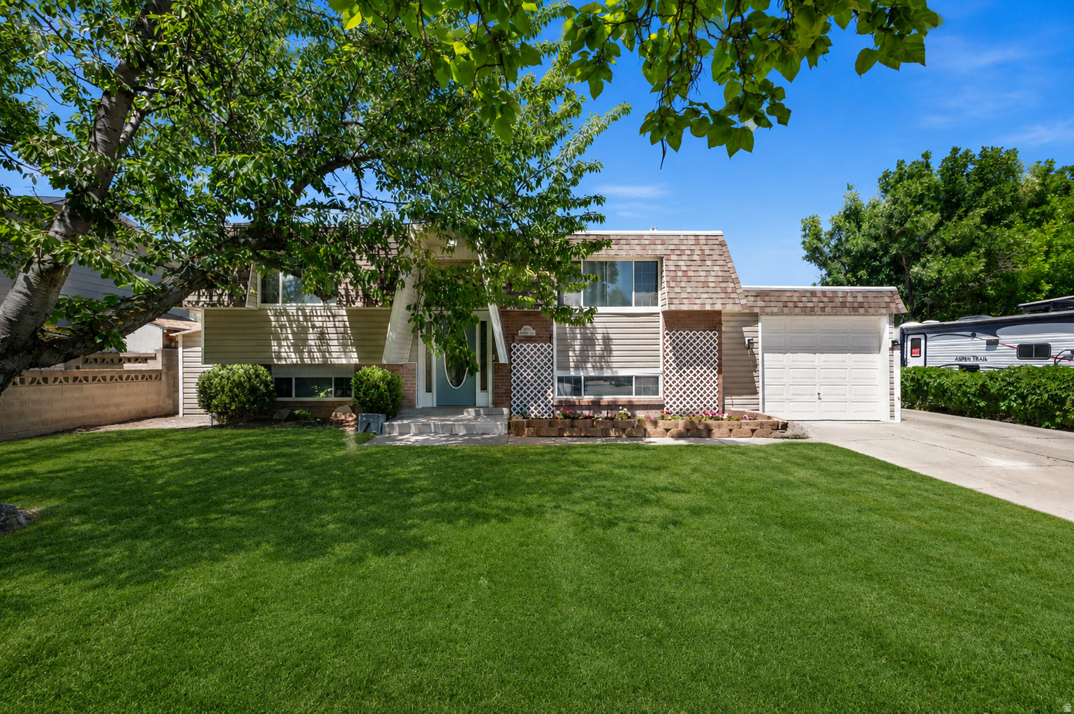 3786 W FAIRMOUNT CIR
