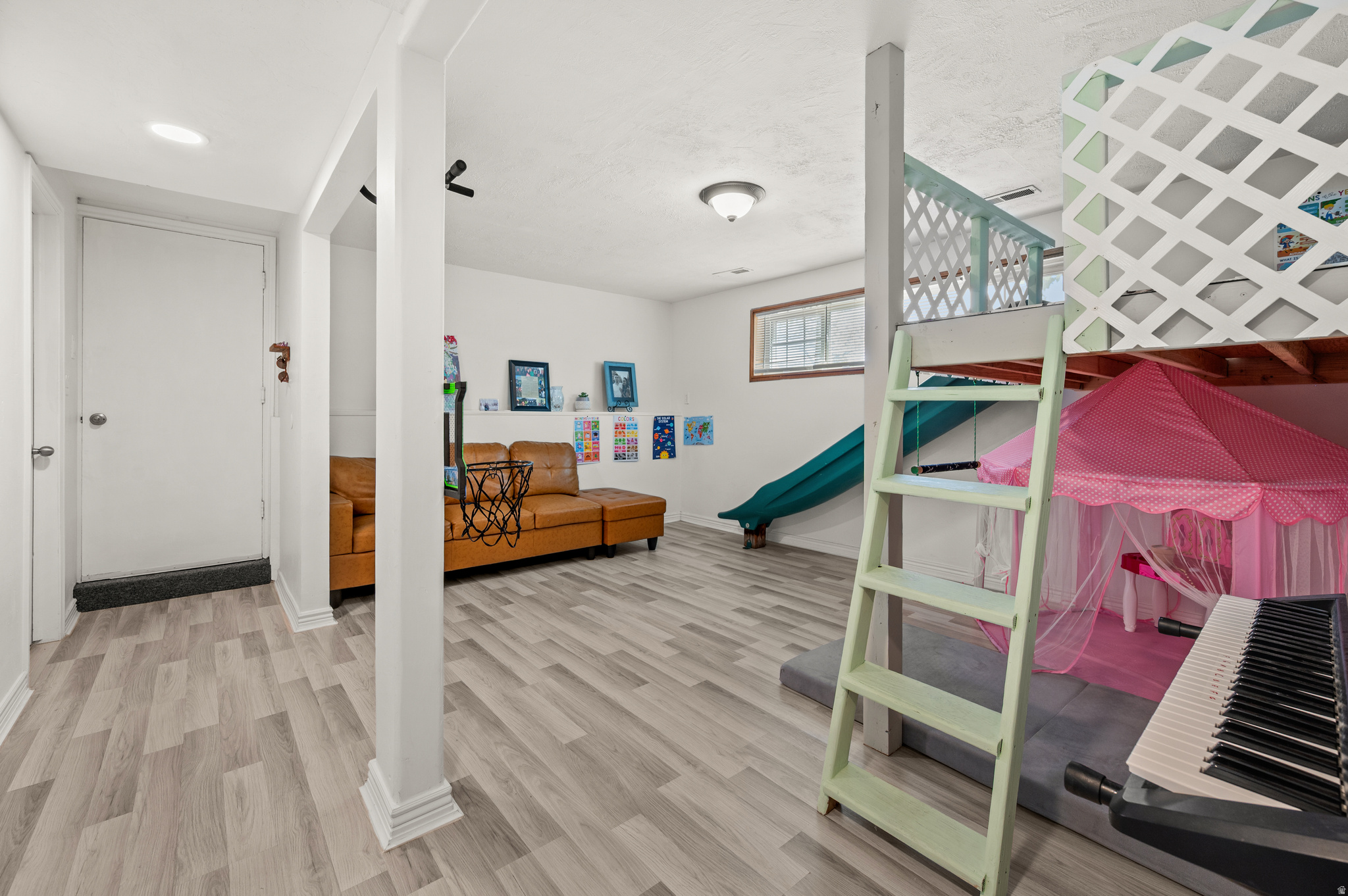 3786 W FAIRMOUNT CIR