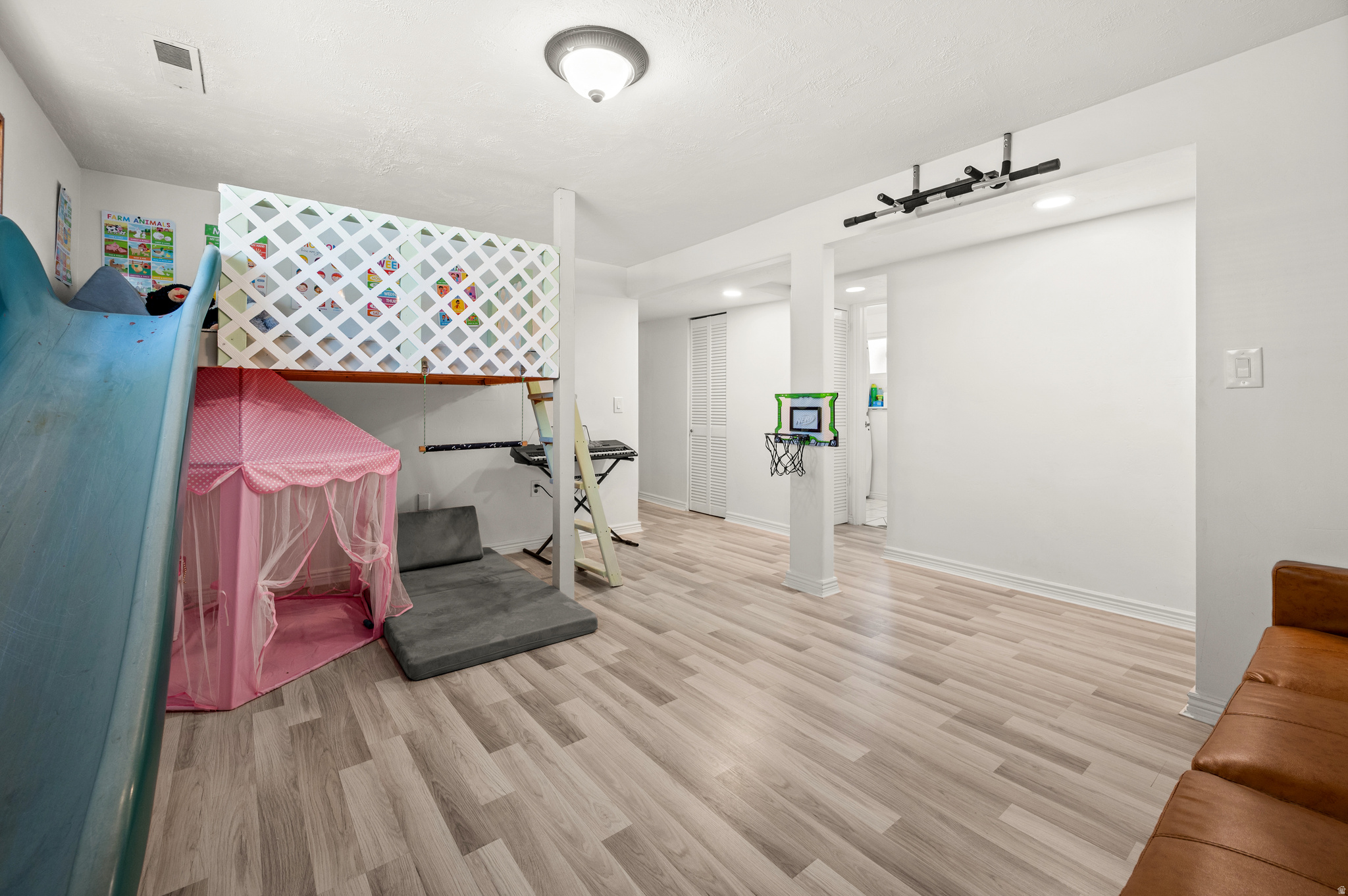 3786 W FAIRMOUNT CIR