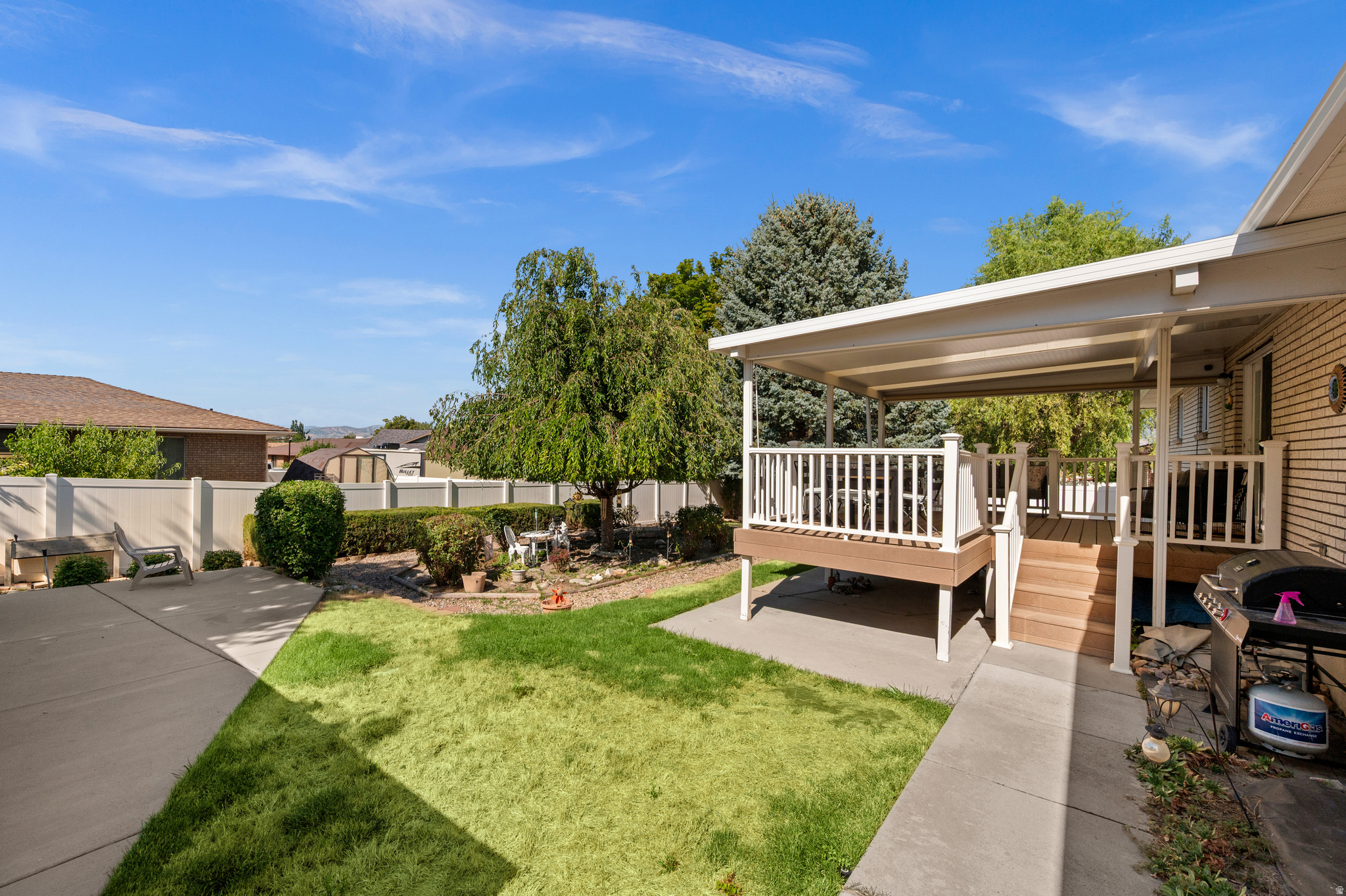 1398 W HAWKSBILL DR