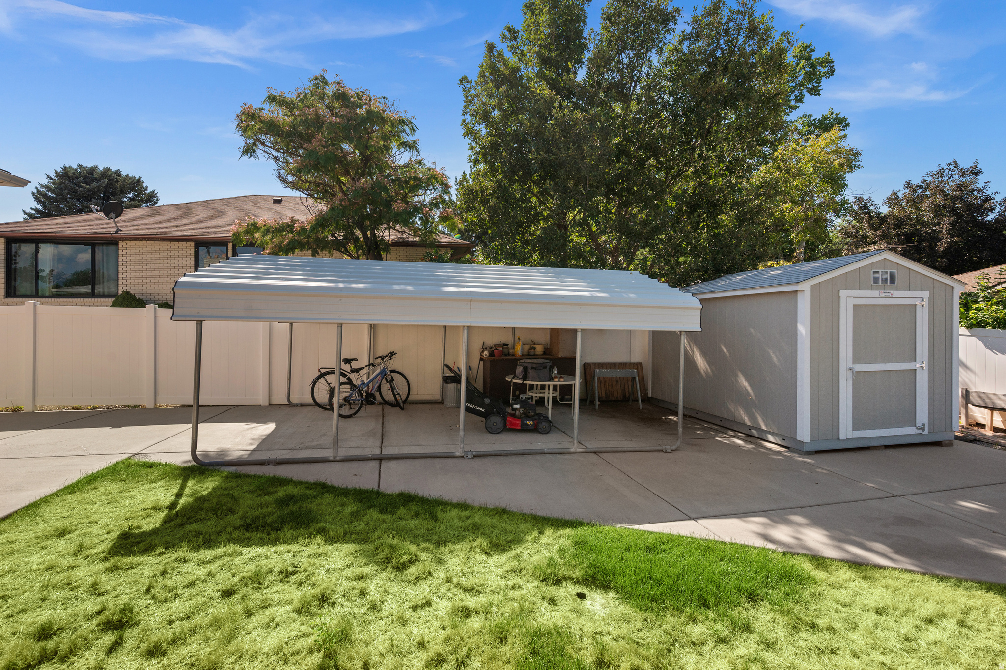1398 W HAWKSBILL DR