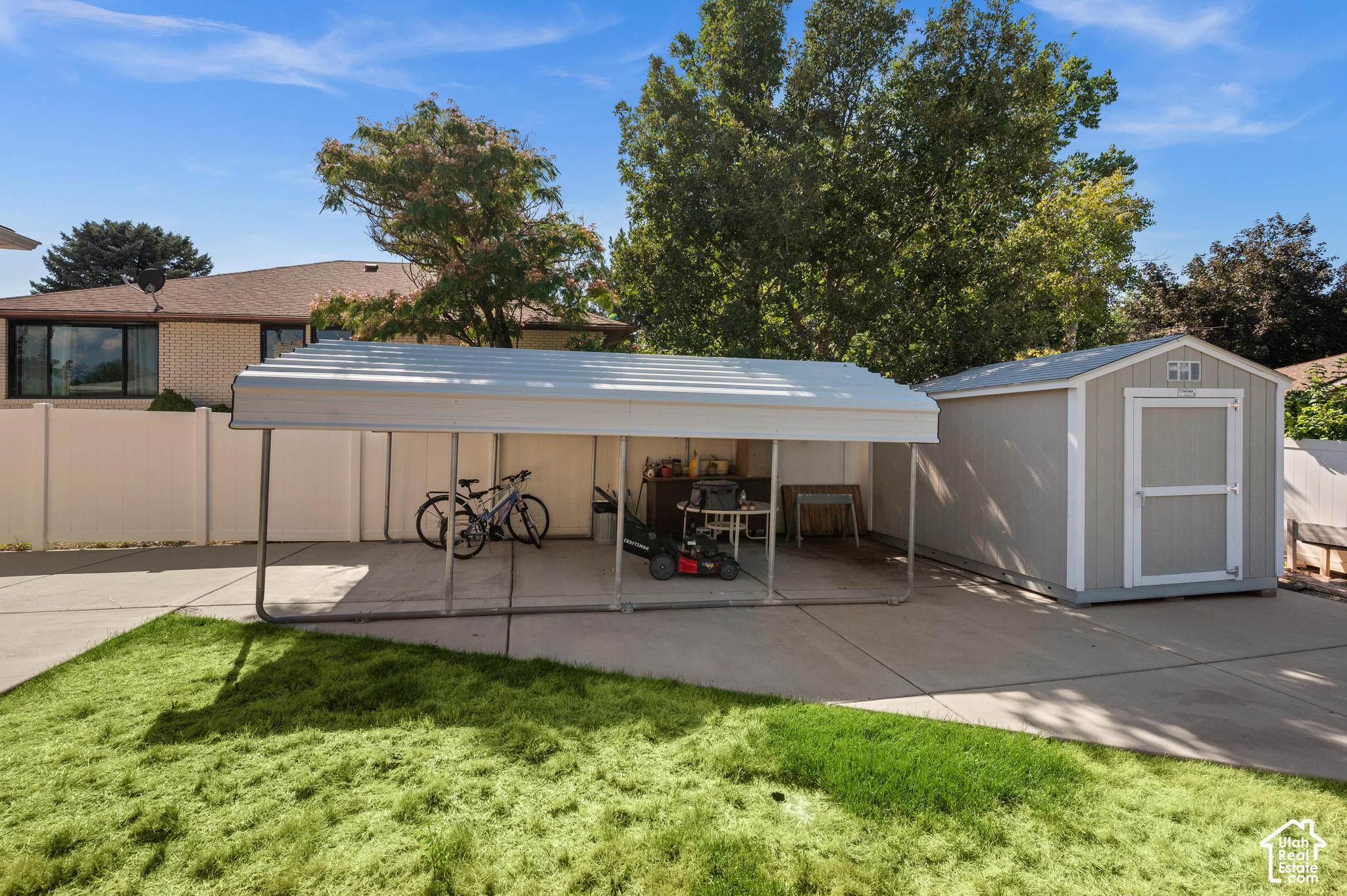 1398 W HAWKSBILL DR