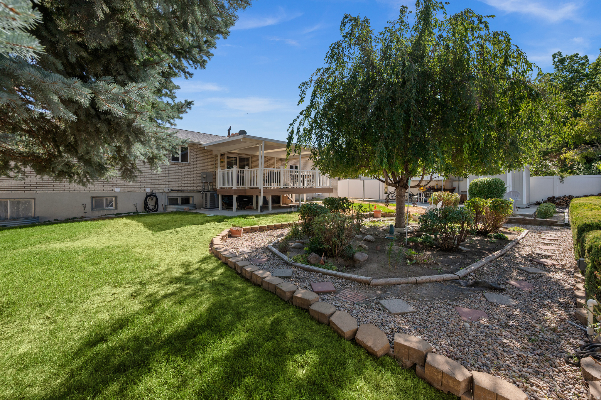 1398 W HAWKSBILL DR