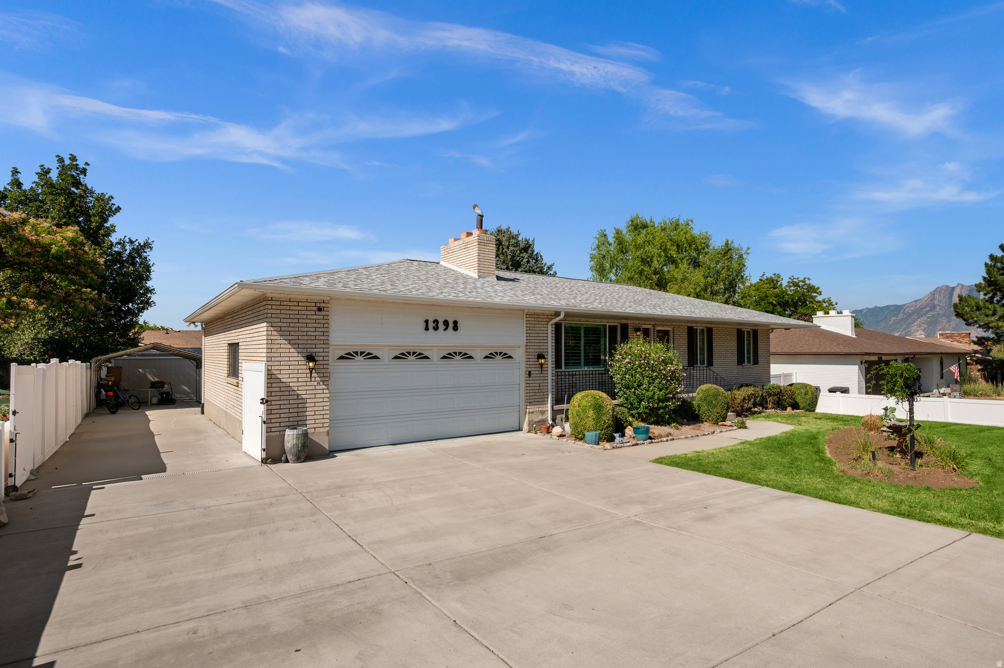 1398 W HAWKSBILL DR
