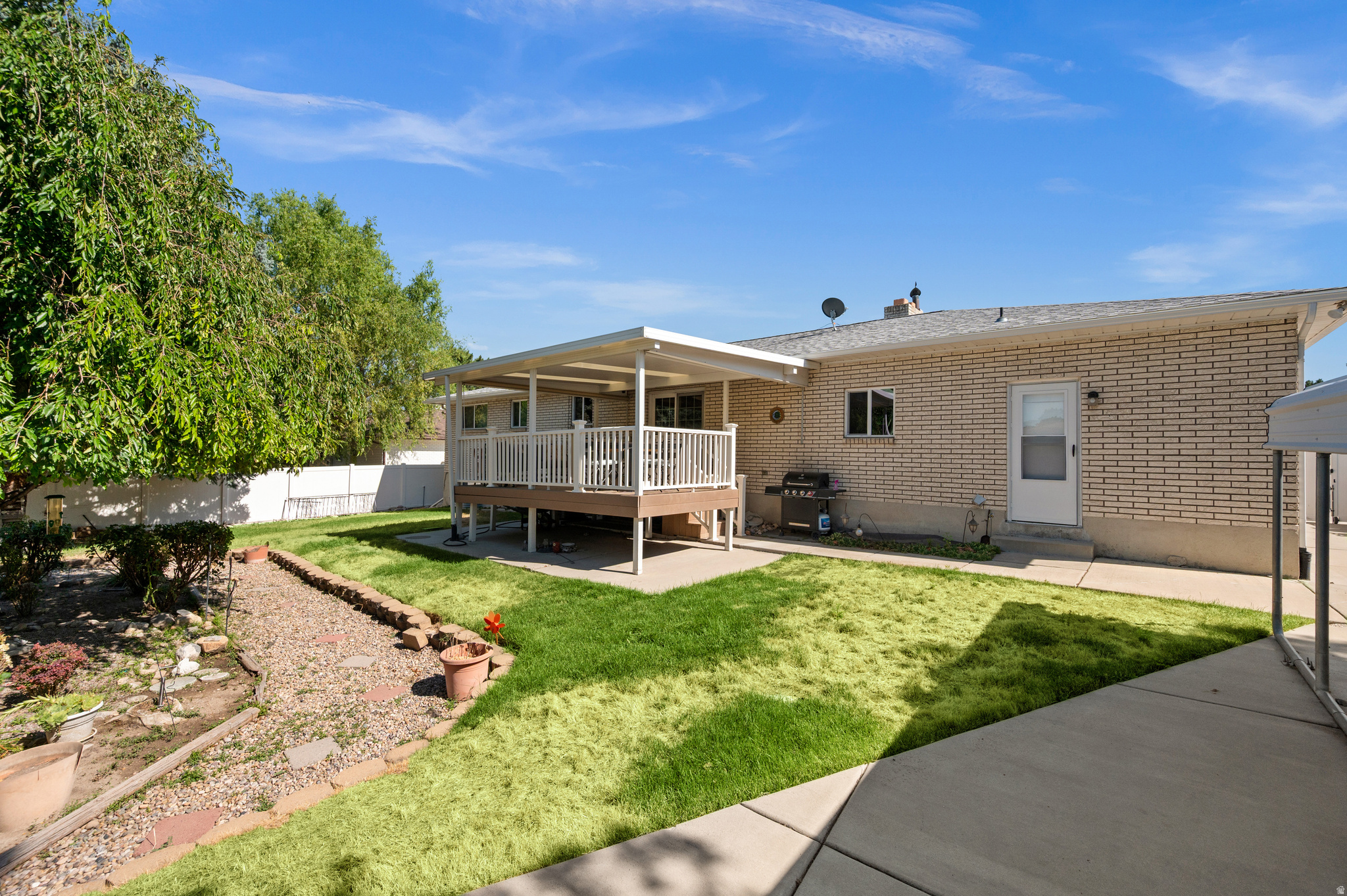 1398 W HAWKSBILL DR