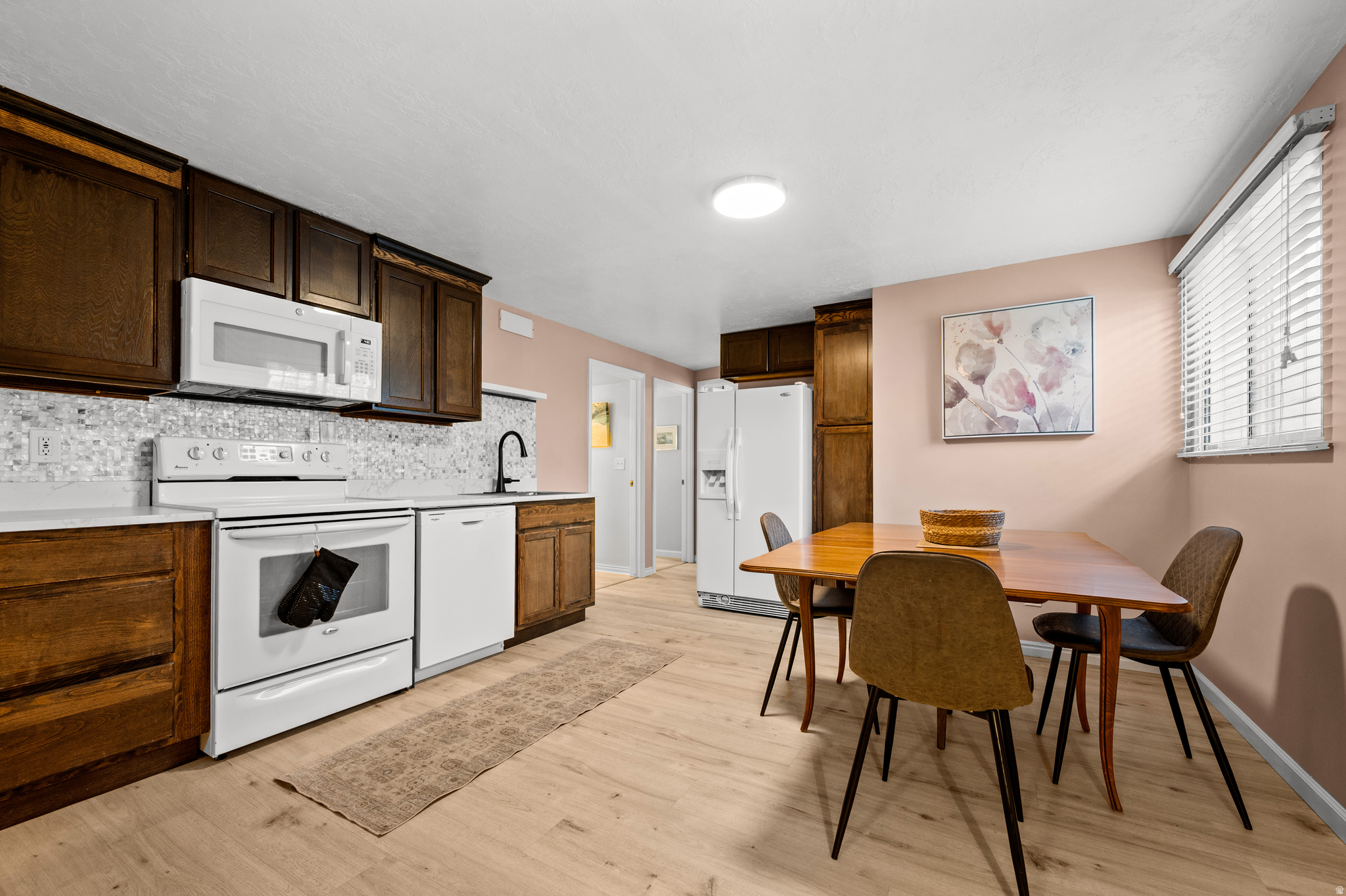 1398 W HAWKSBILL DR