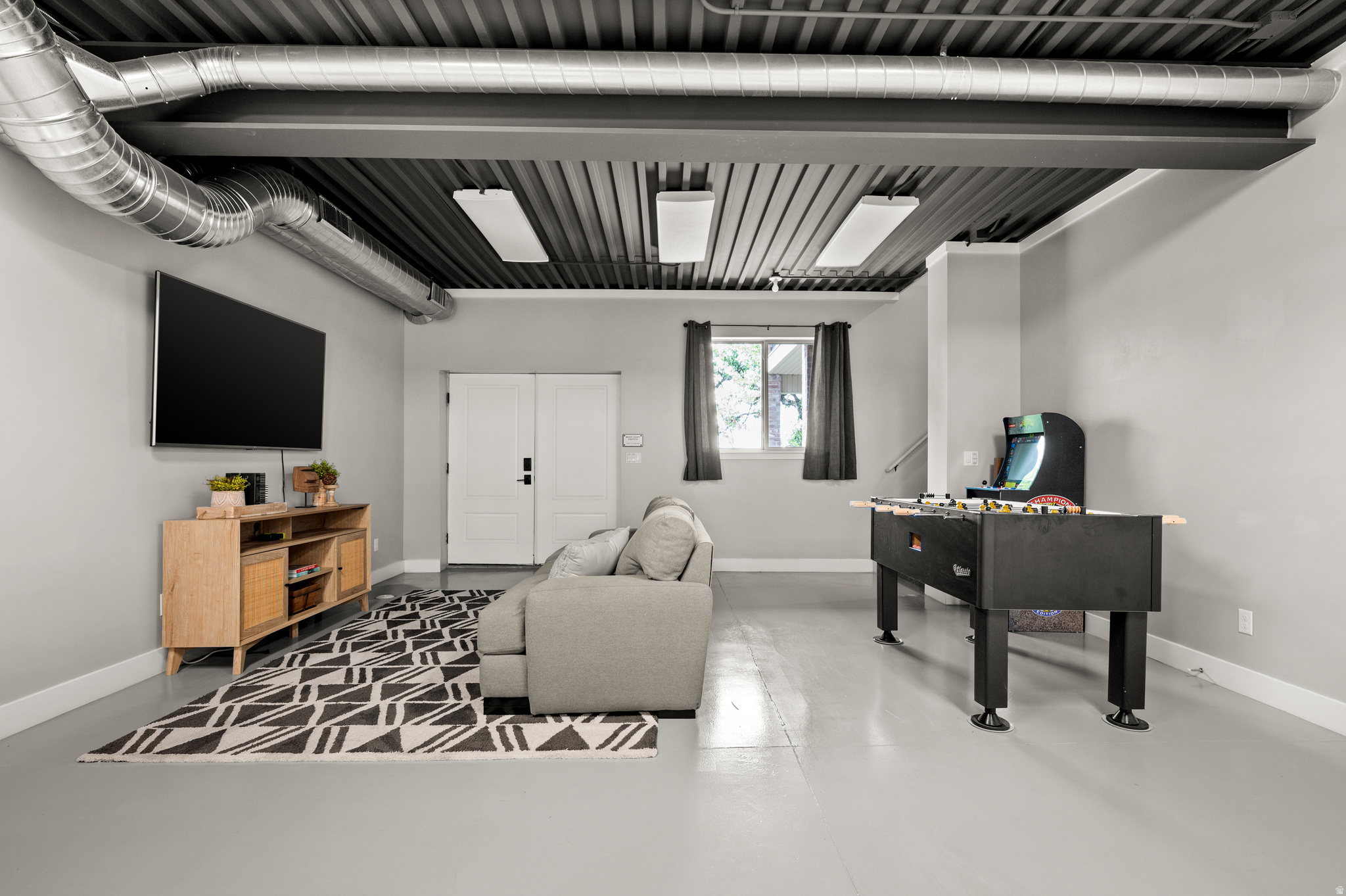 3203 E FERNWOOD DR