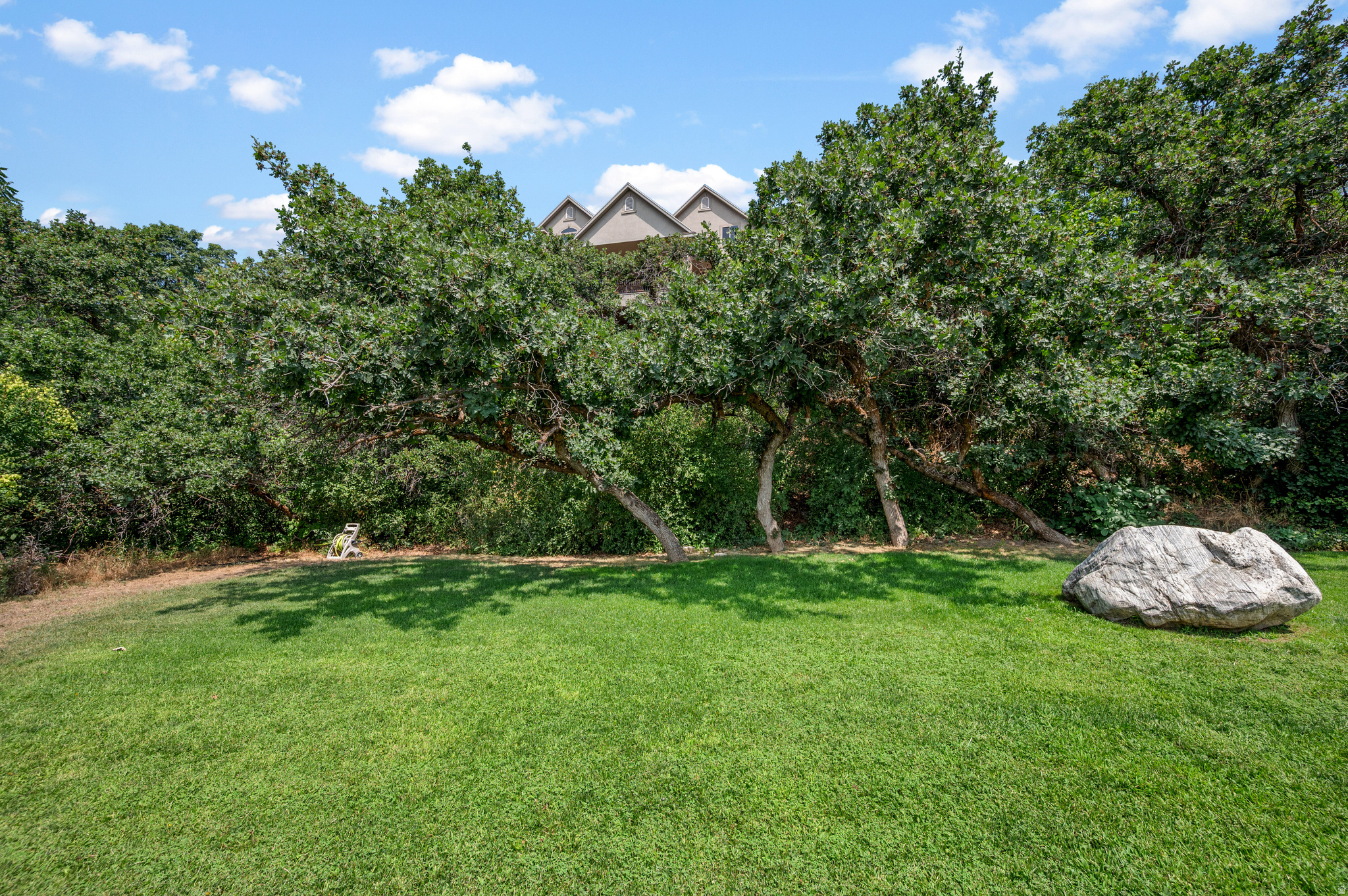 3203 E FERNWOOD DR