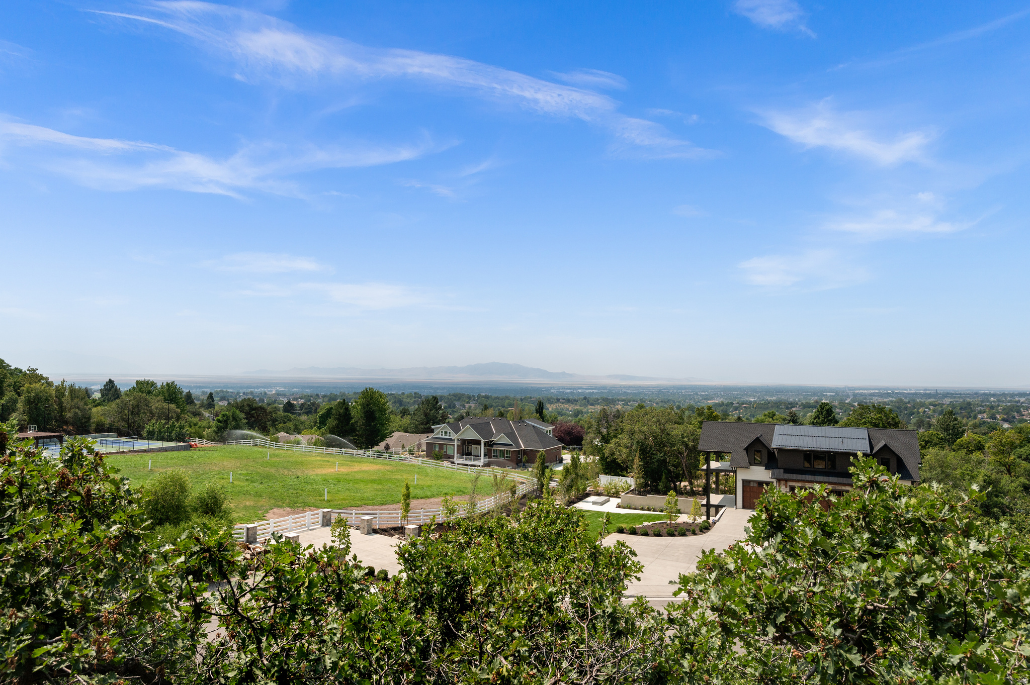 3203 E FERNWOOD DR