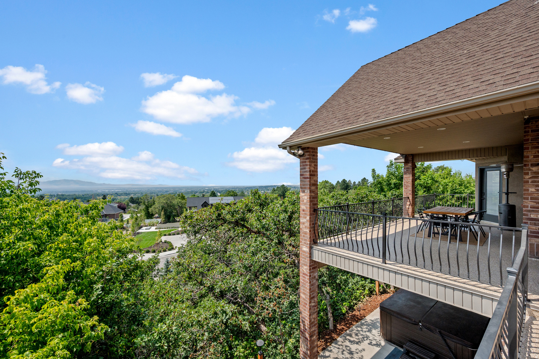 3203 E FERNWOOD DR