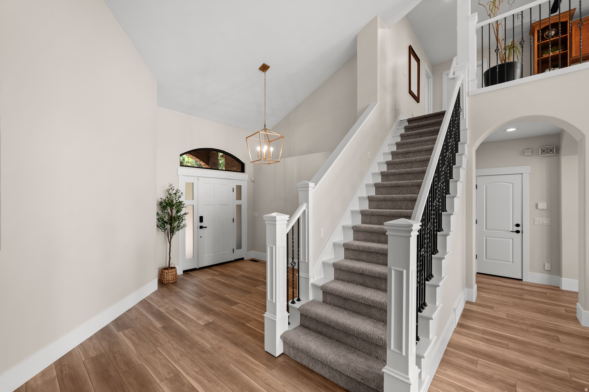 3203 E FERNWOOD DR