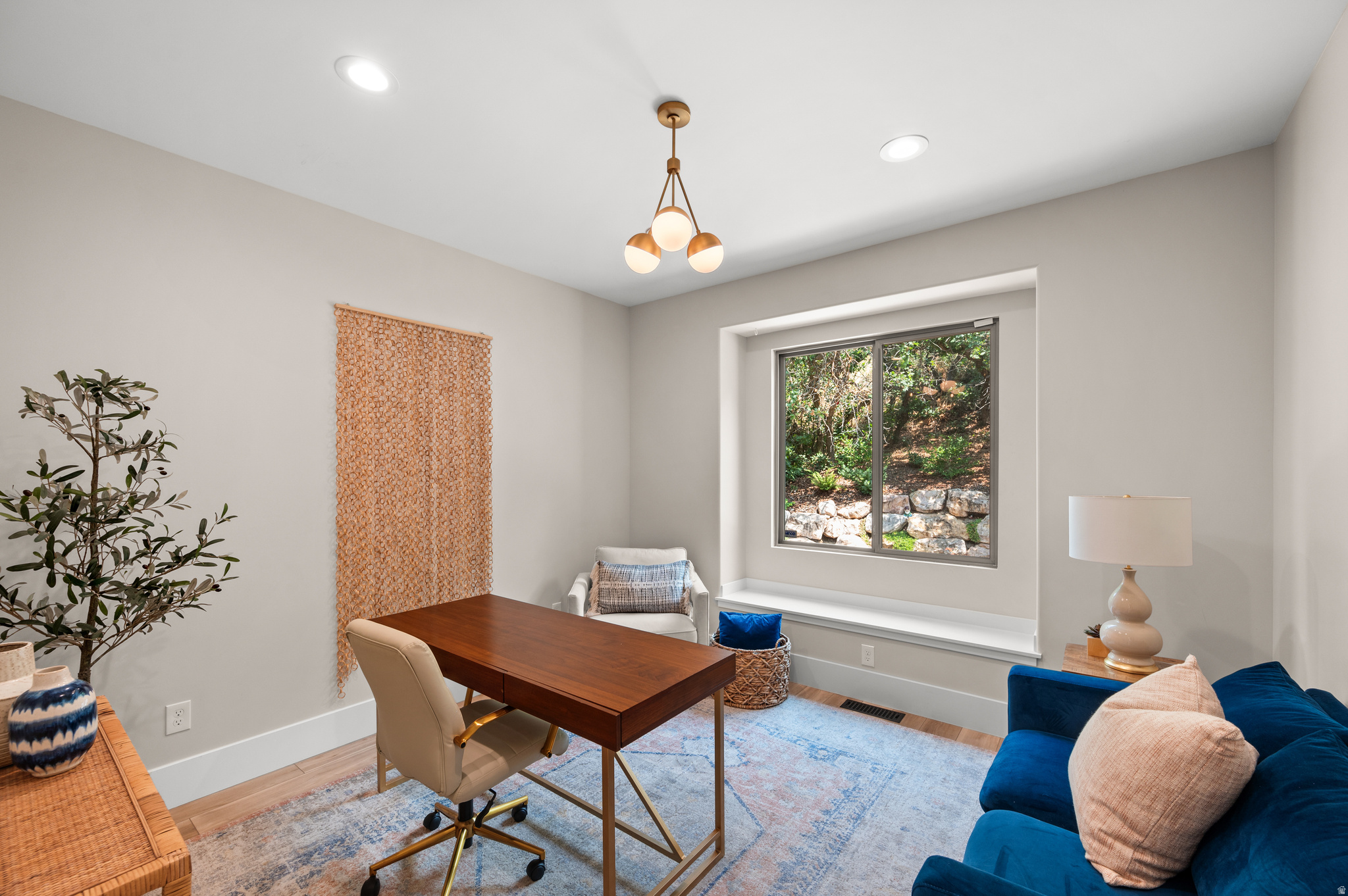 3203 E FERNWOOD DR