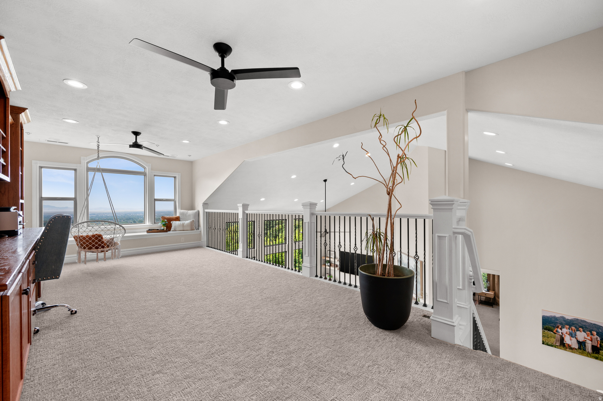 3203 E FERNWOOD DR