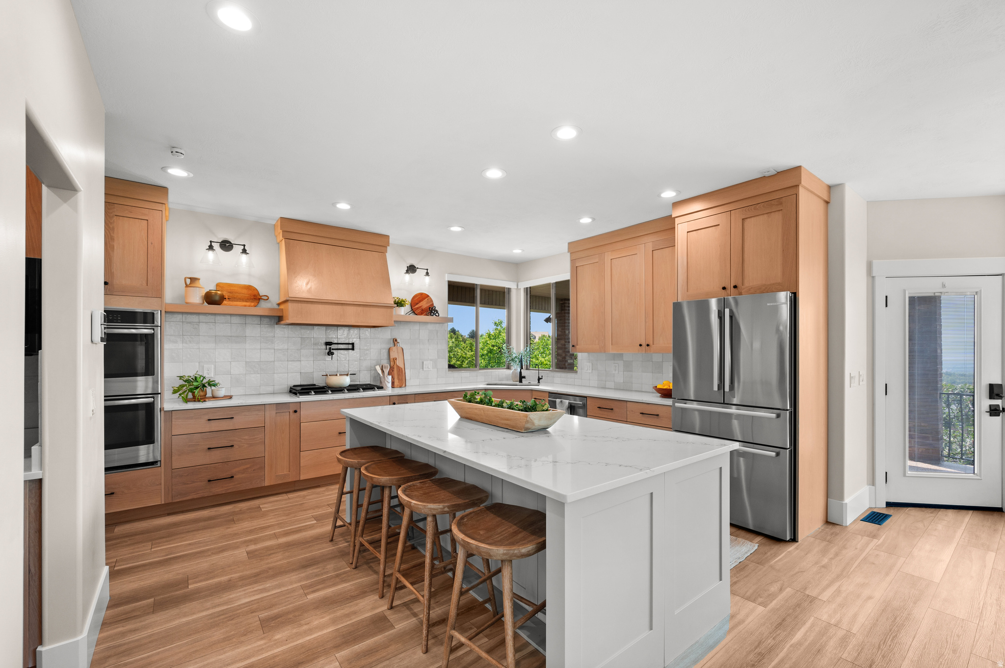 3203 E FERNWOOD DR