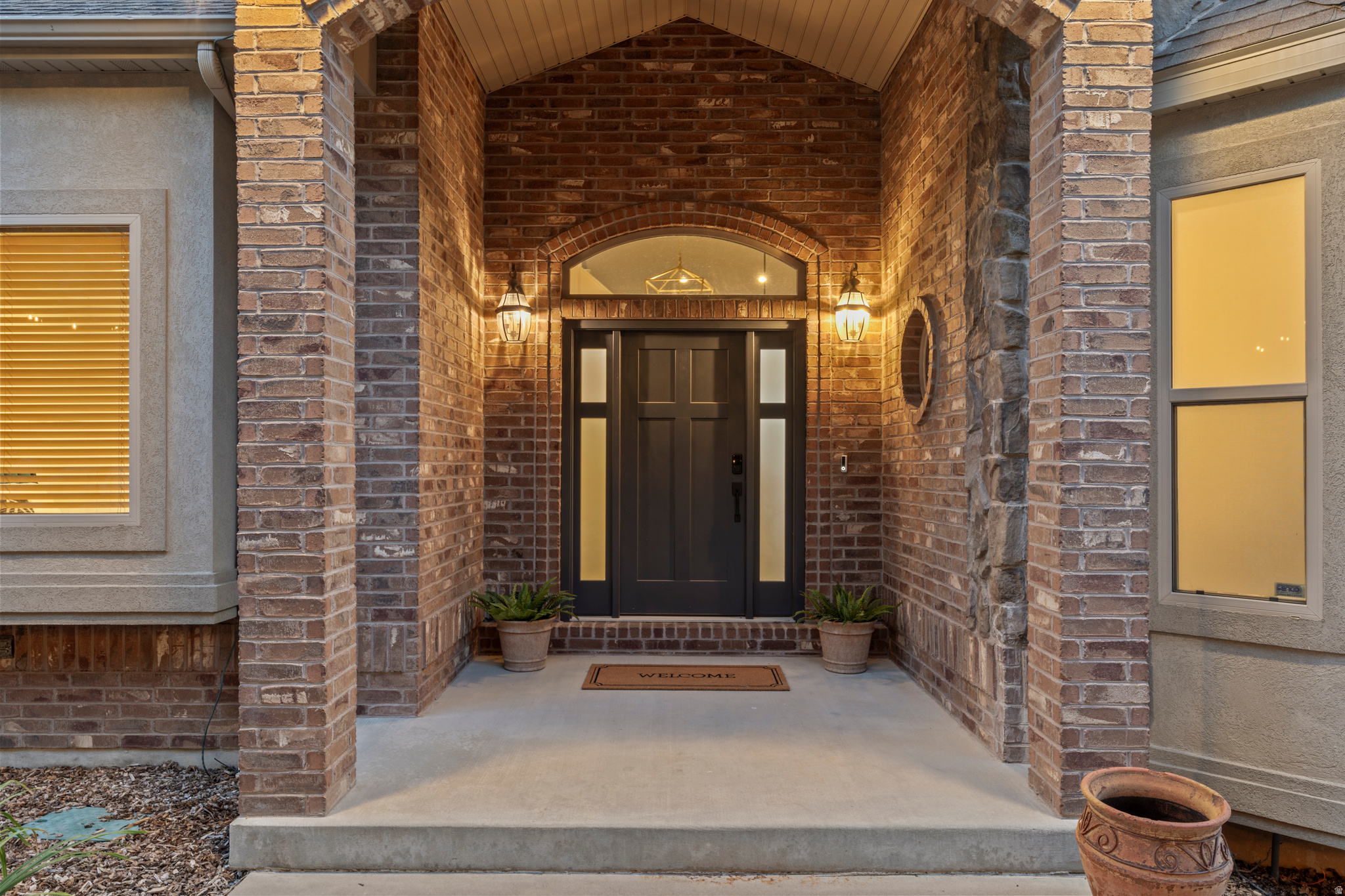 3203 E FERNWOOD DR