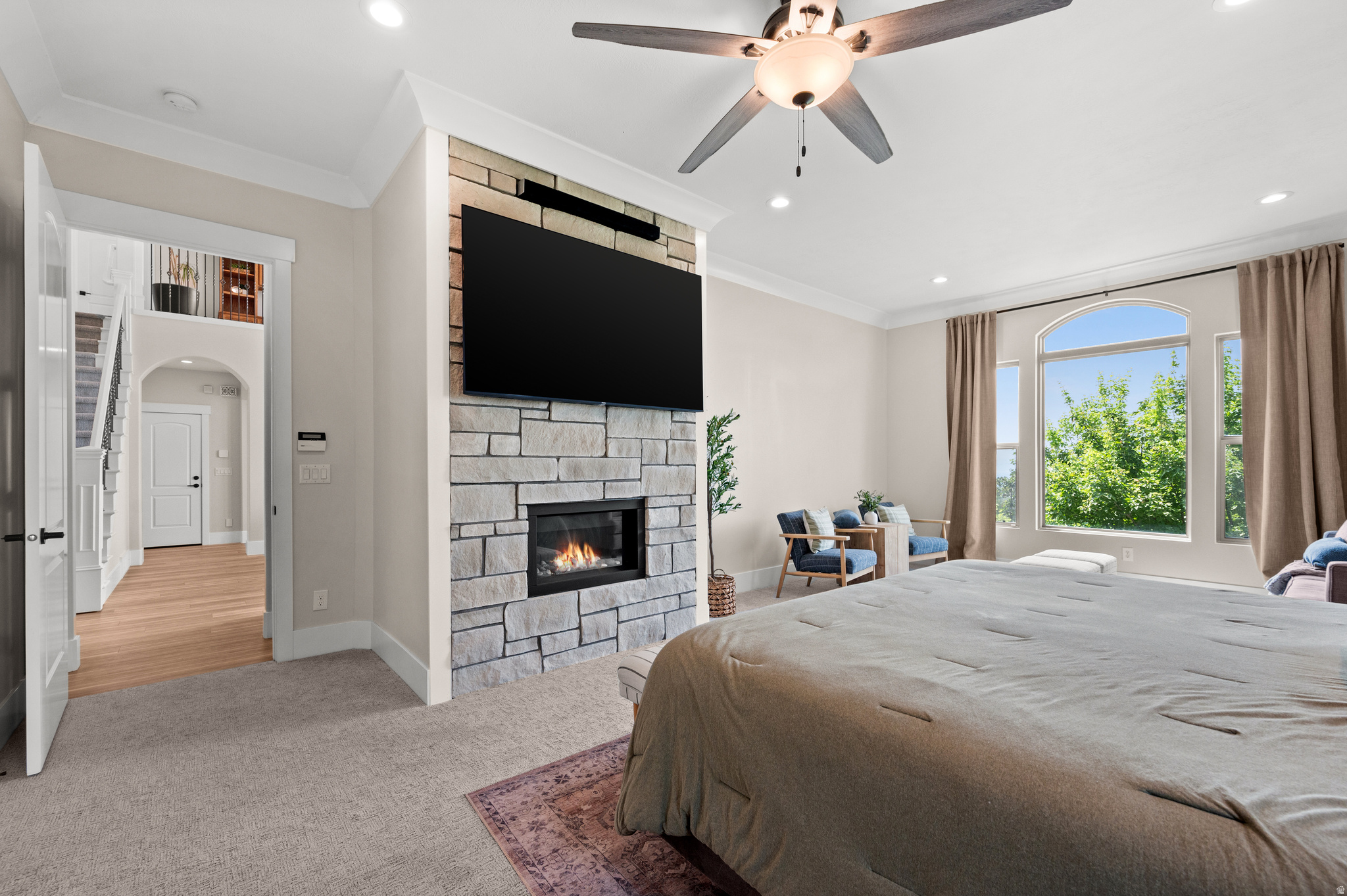 3203 E FERNWOOD DR