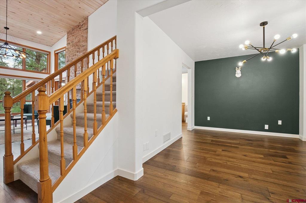 270 N Lakeside Drive