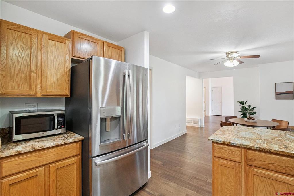 270 N Lakeside Drive