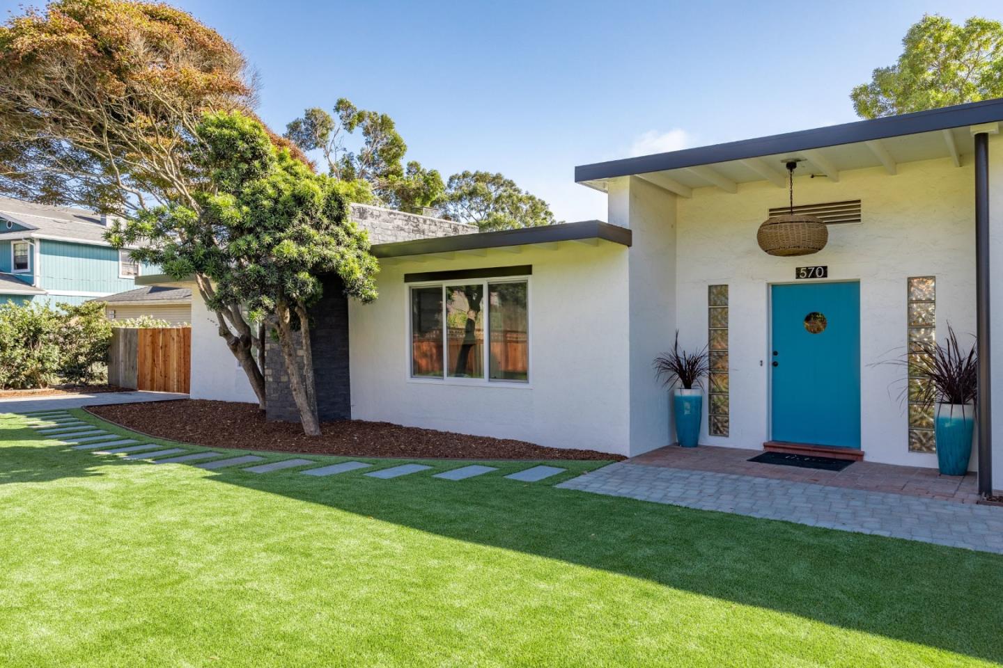 570 Avenue Alhambra