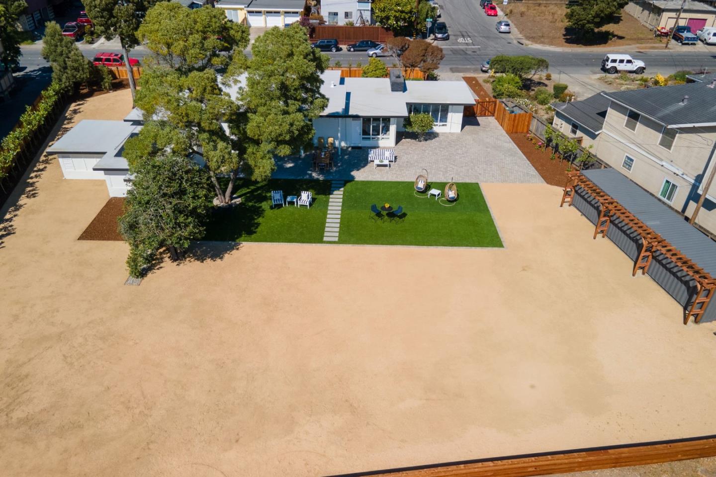 570 Avenue Alhambra