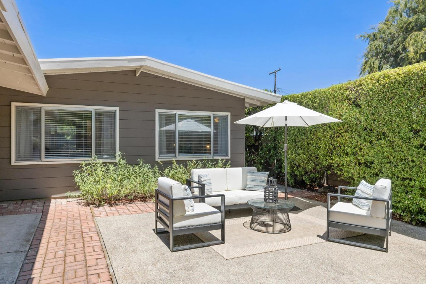 425 East Meadow Drive