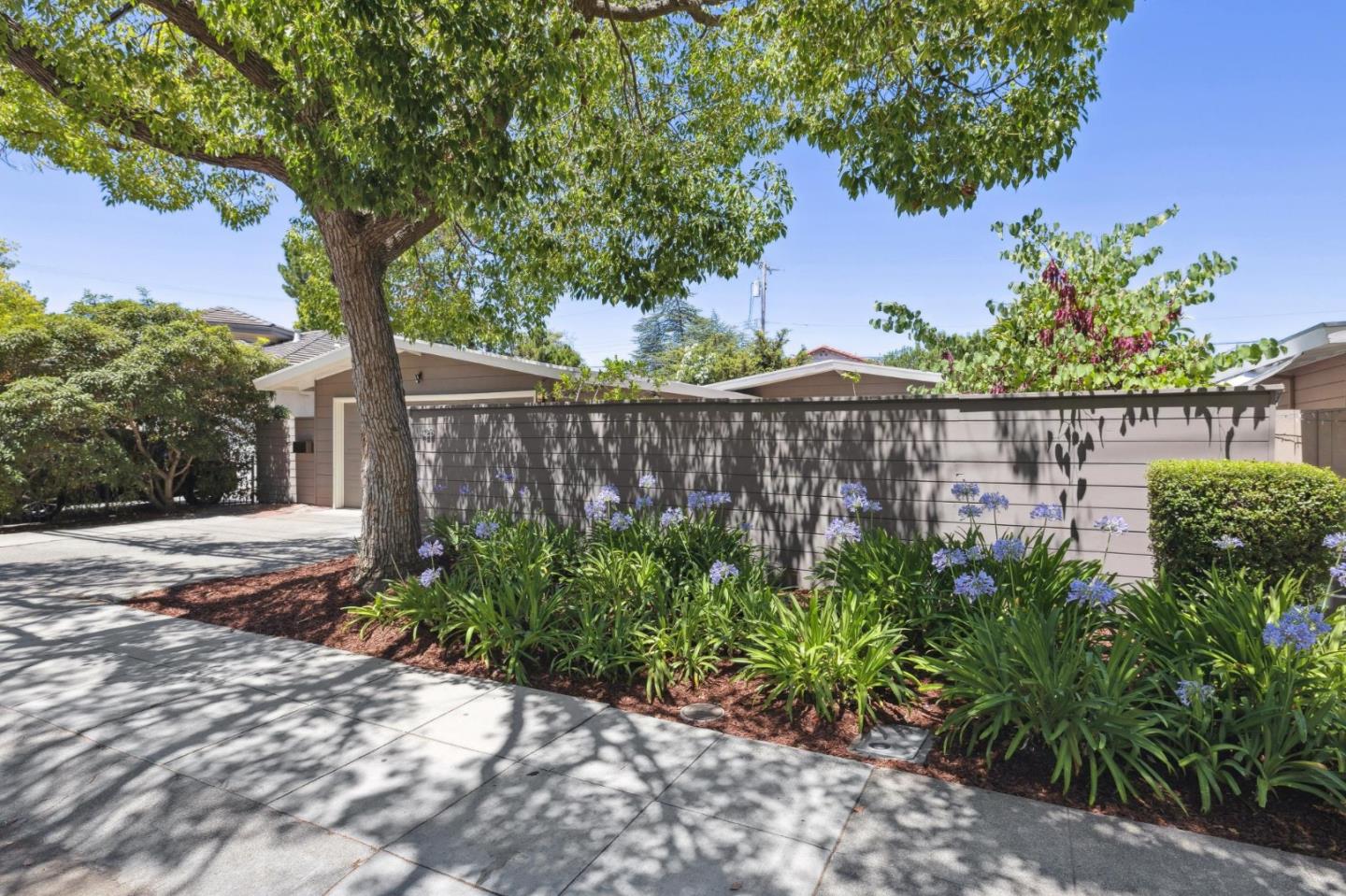 425 East Meadow Drive