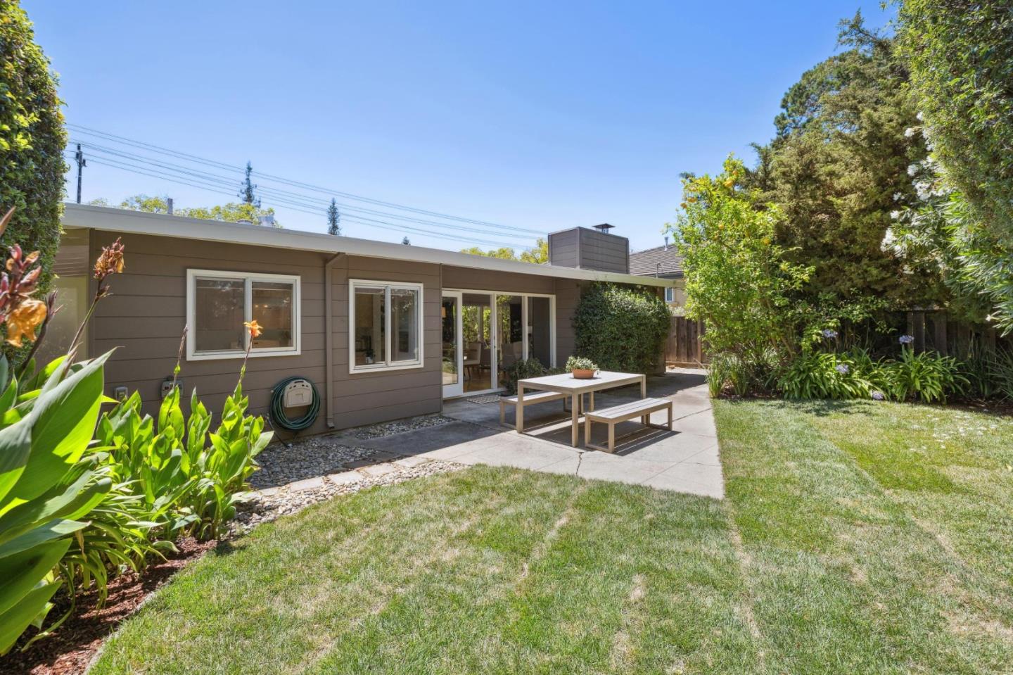 425 East Meadow Drive