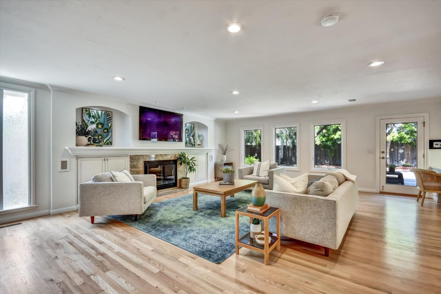 1017 Dartmouth Lane