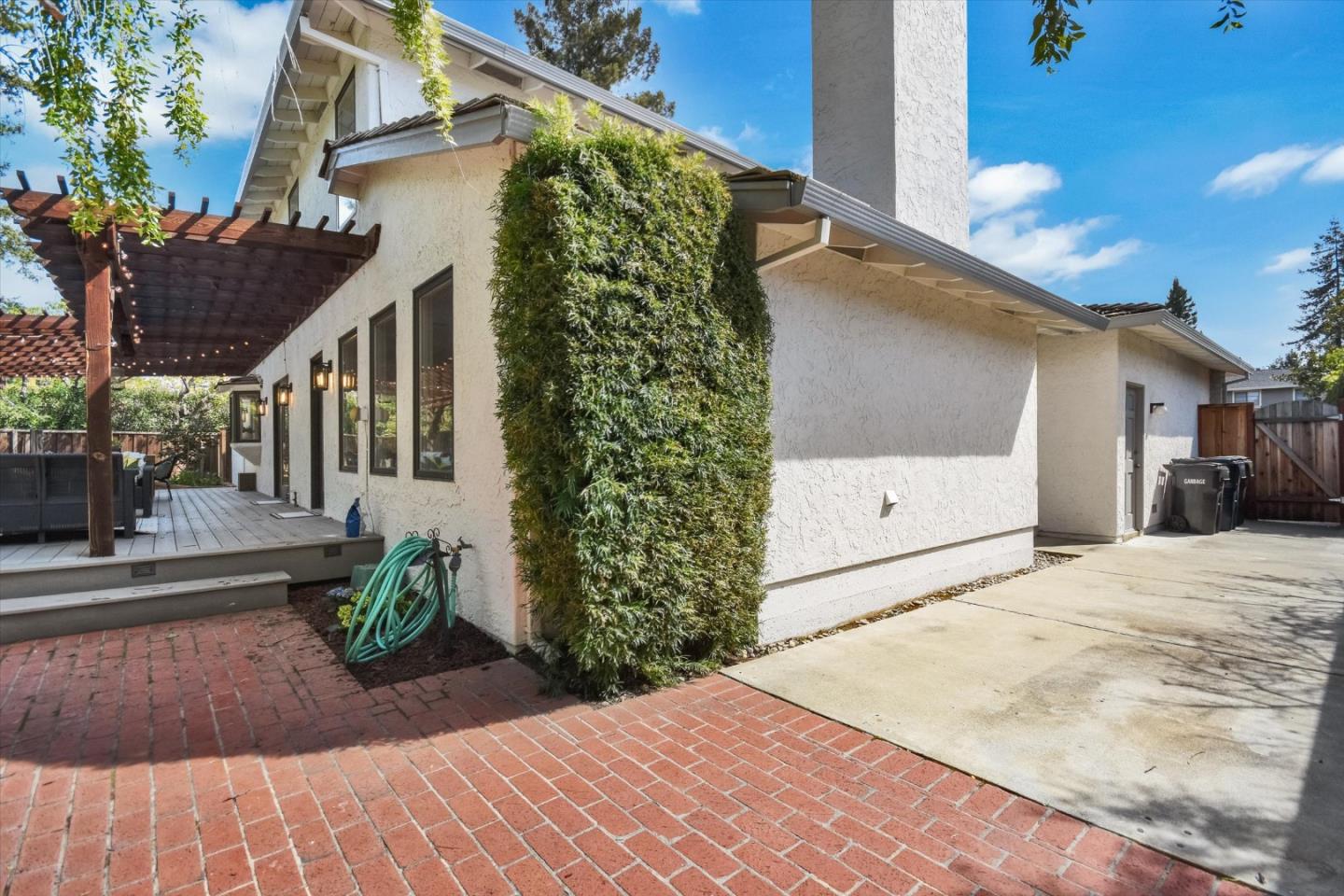 1017 Dartmouth Lane