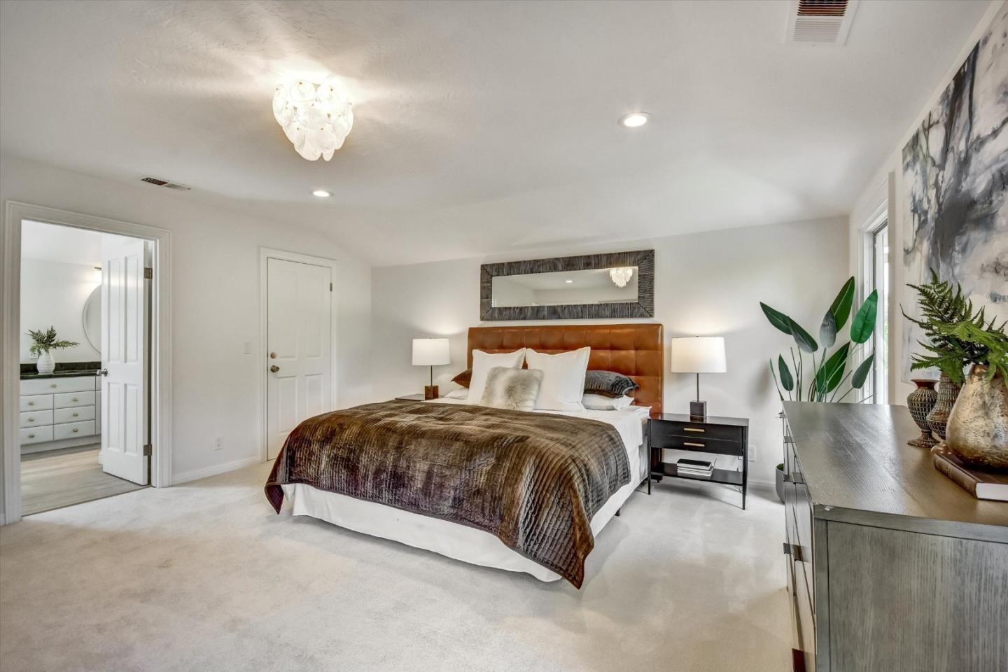 1017 Dartmouth Lane