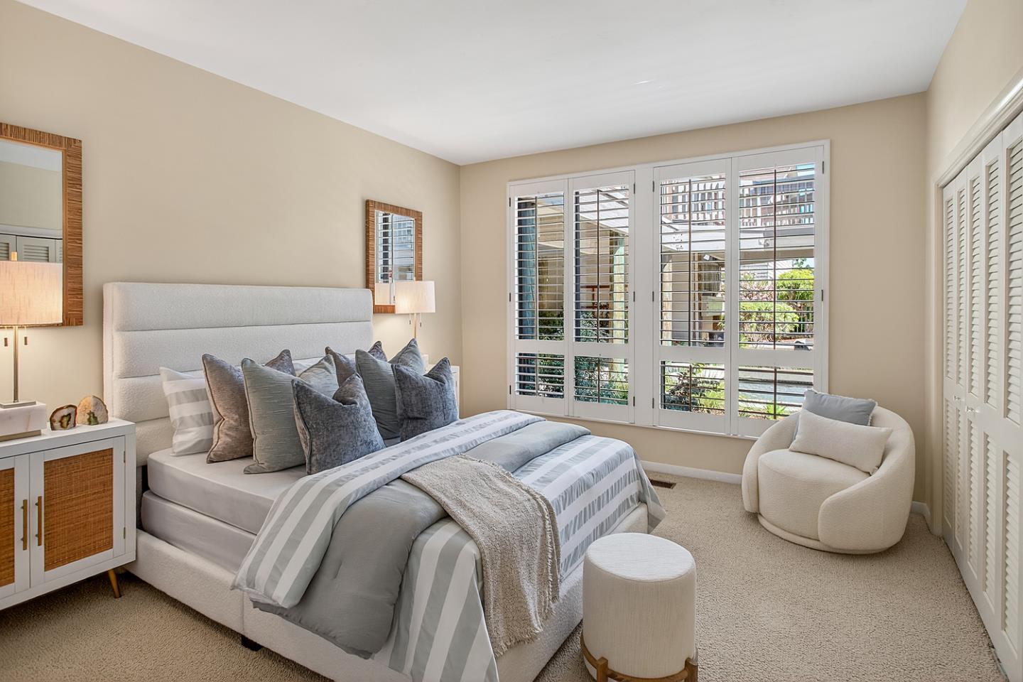 10 Mansion Court 713