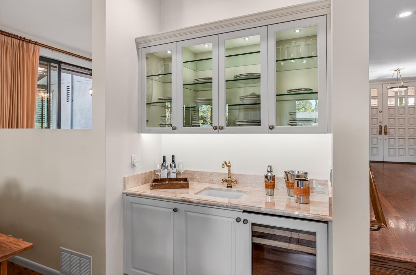 10 Mansion Court 713