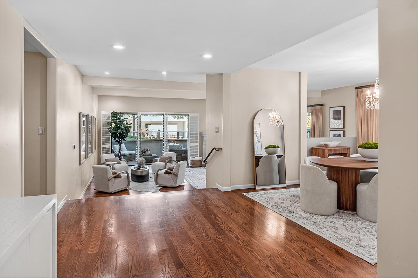 10 Mansion Court 713