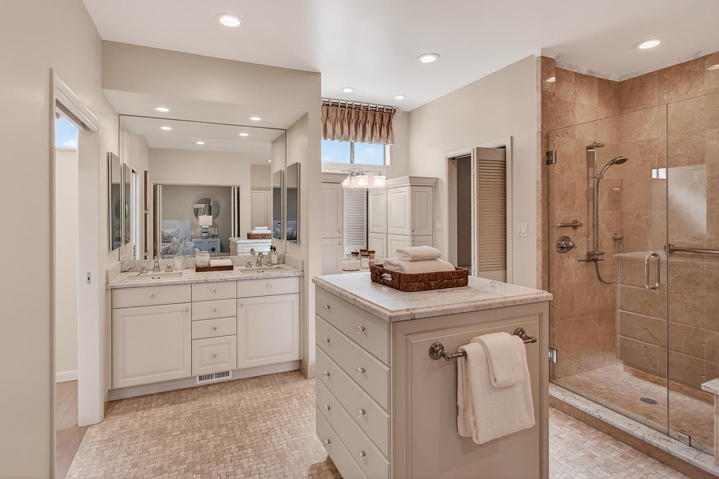 10 Mansion Court 713