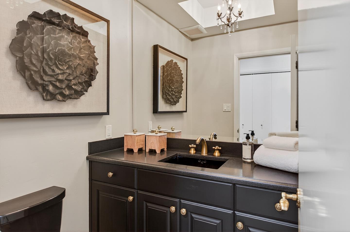 10 Mansion Court 713