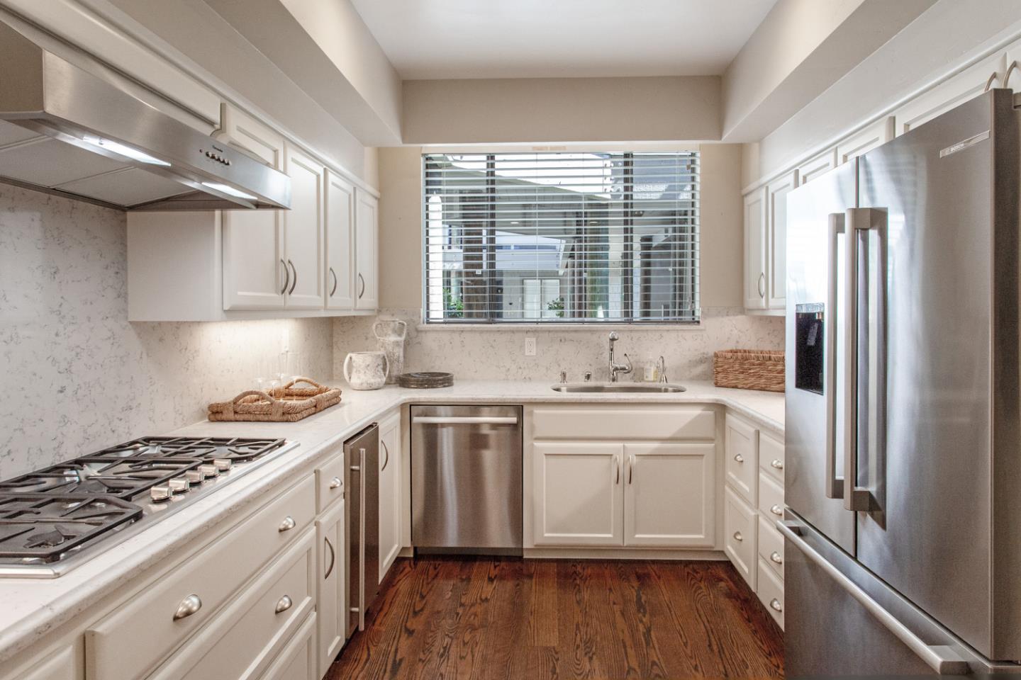 10 Mansion Court 713