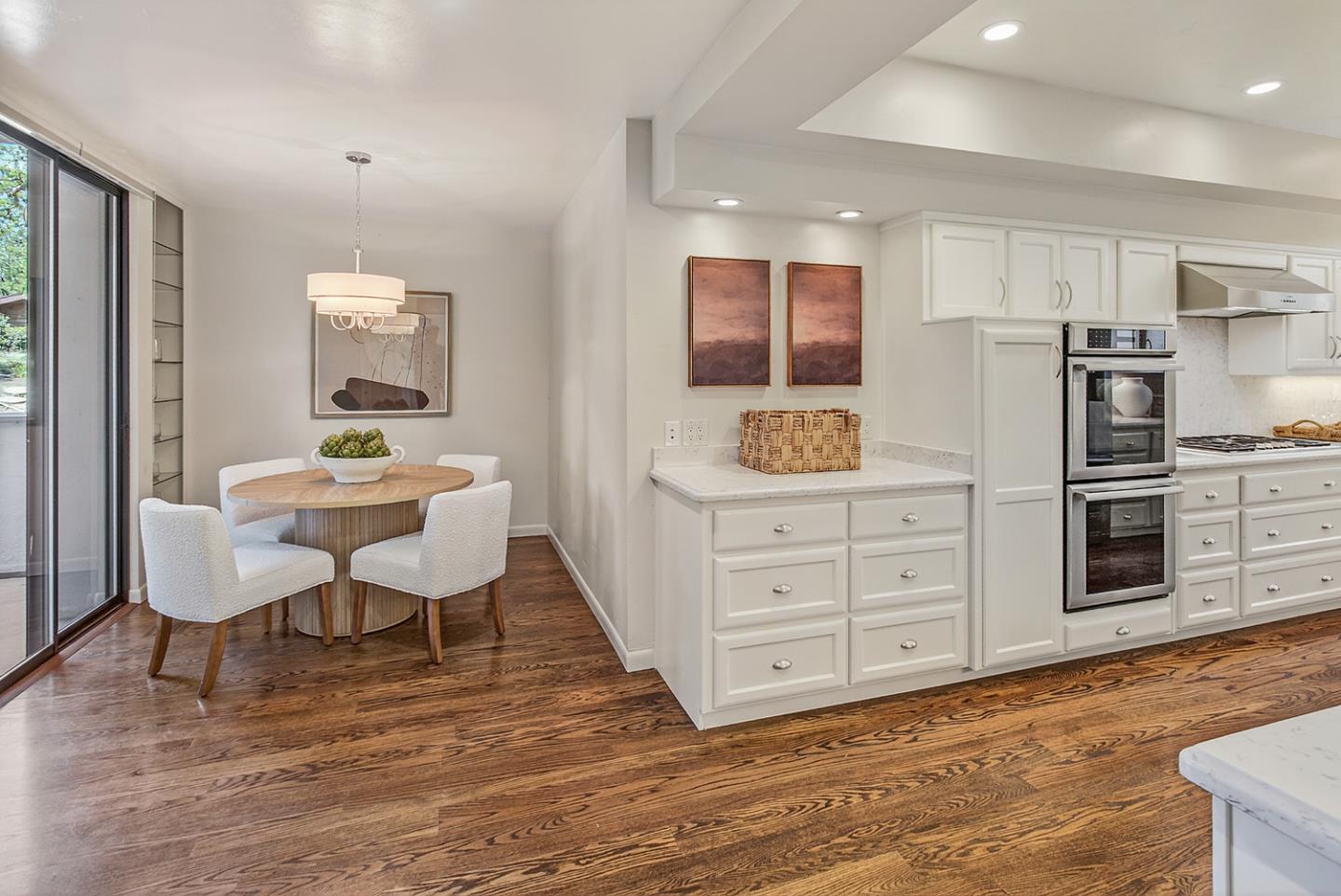 10 Mansion Court 713