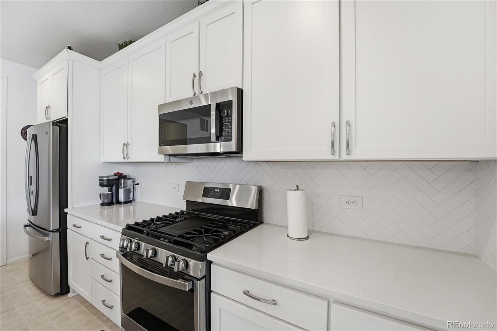 2595 Gray Wolf Place