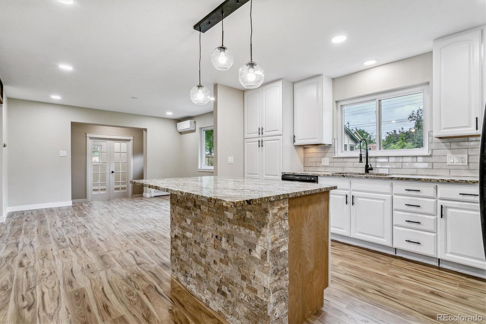 5992 S Pennsylvania Street