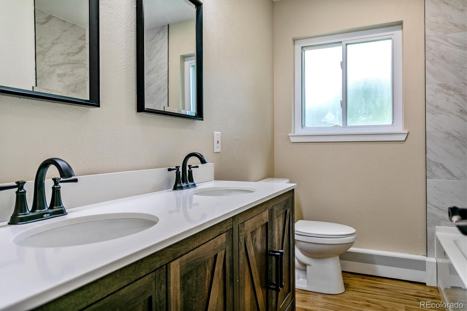 5992 S Pennsylvania Street