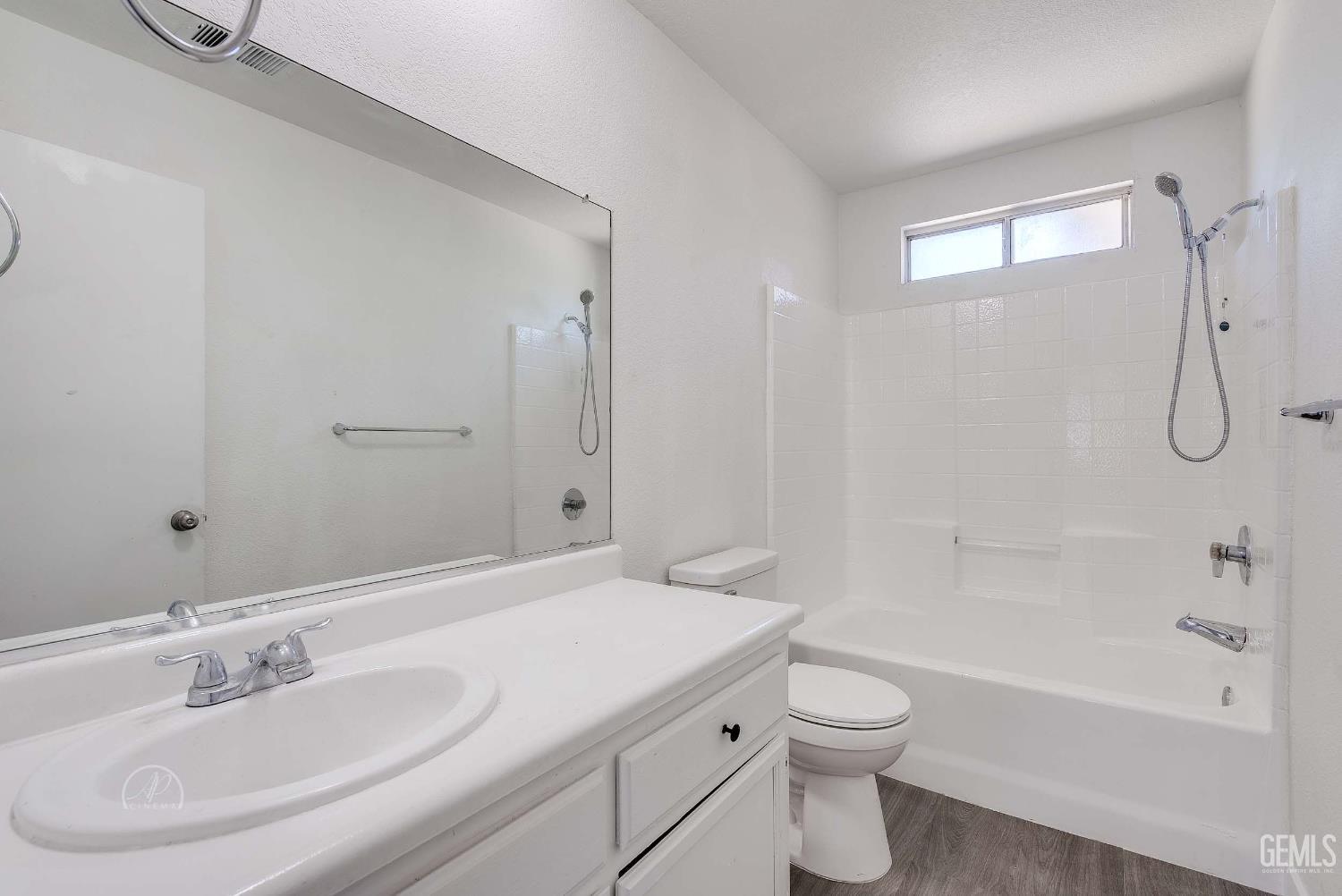 1857 Fern Tree Close