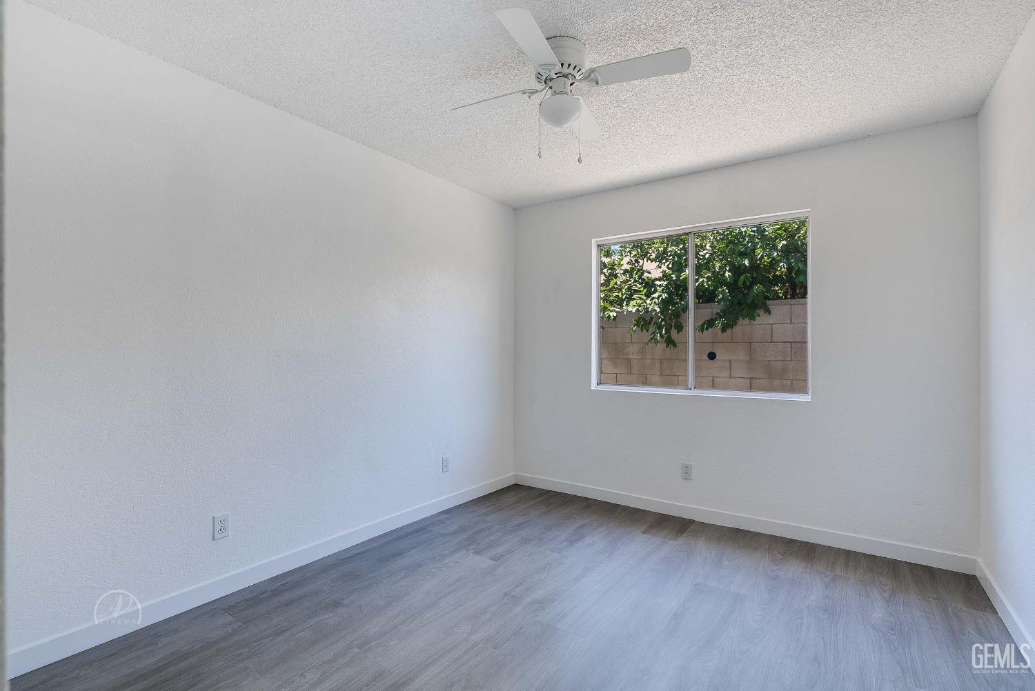 1857 Fern Tree Close
