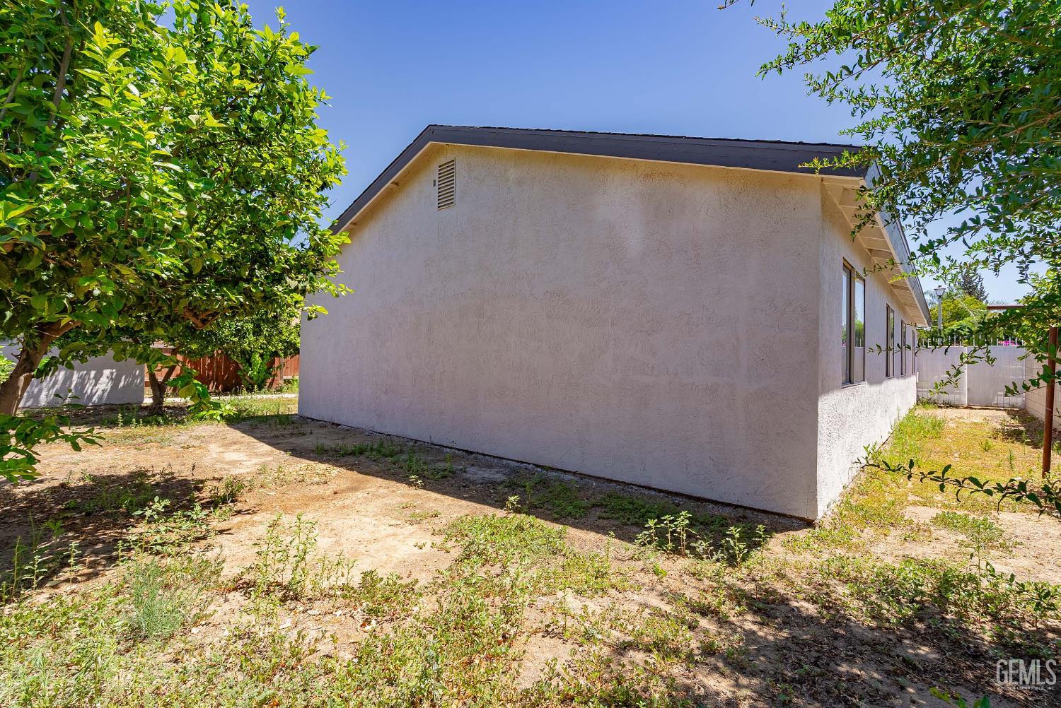 1857 Fern Tree Close