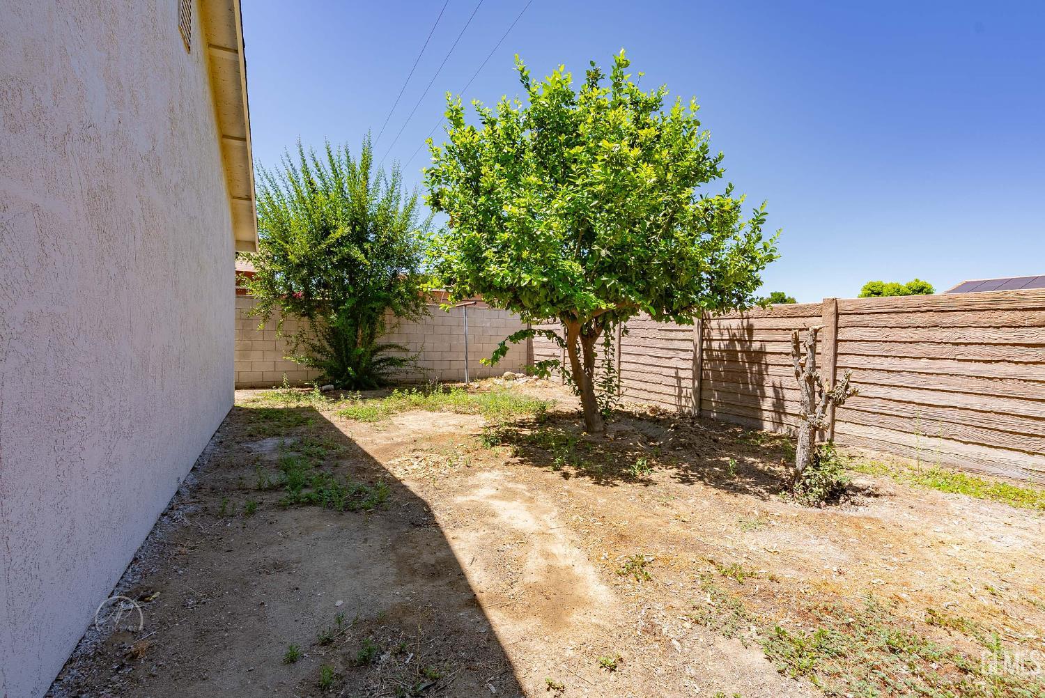 1857 Fern Tree Close