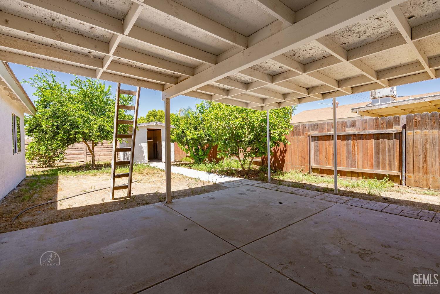 1857 Fern Tree Close