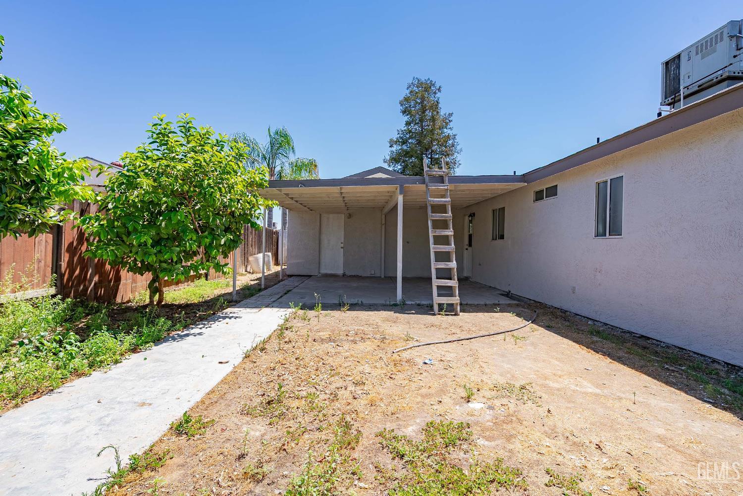 1857 Fern Tree Close