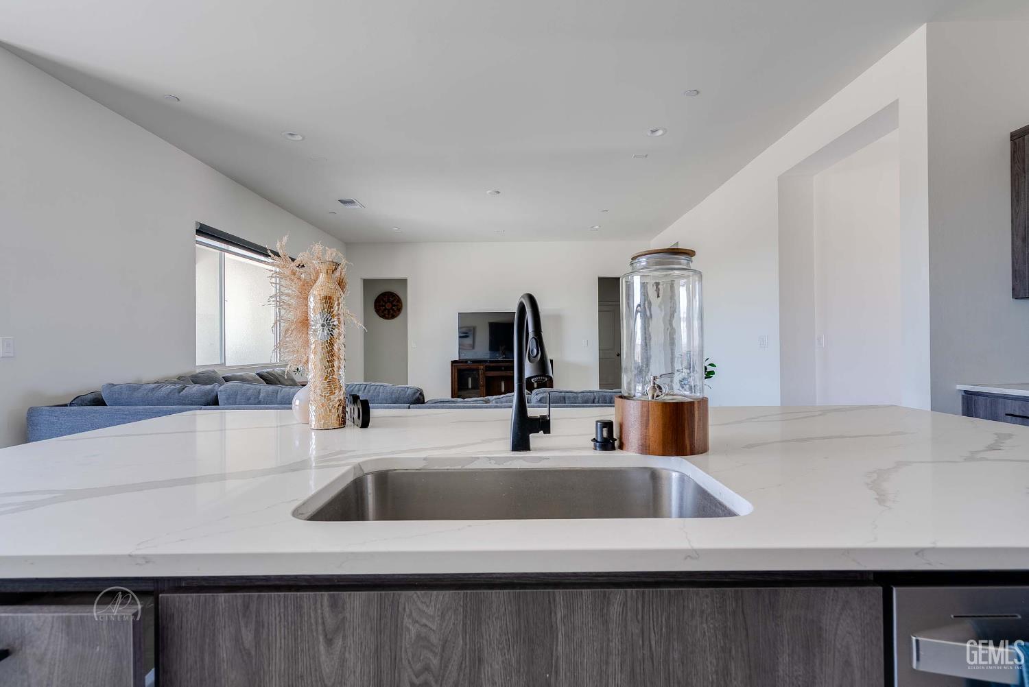 1215 Brookline Lane