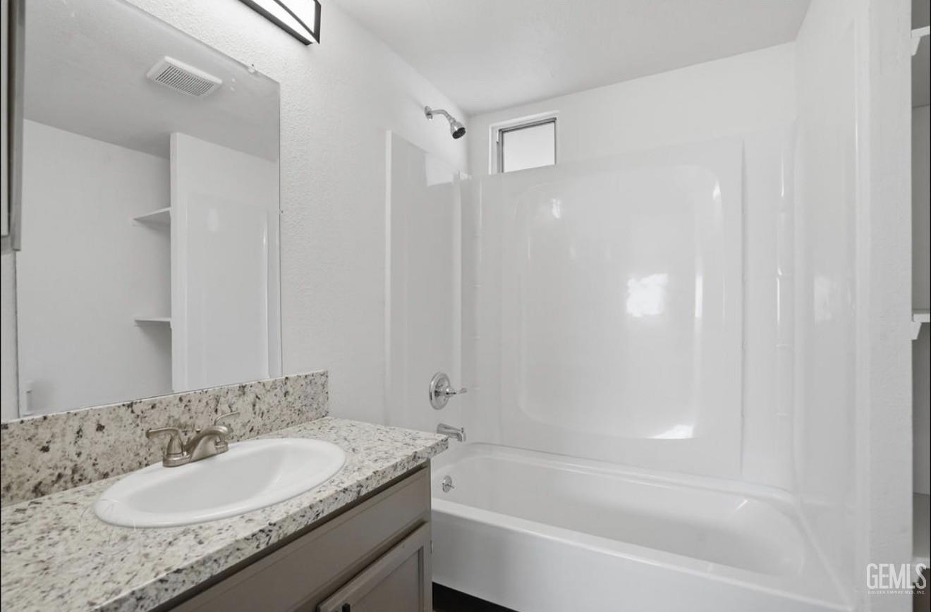 420 Oswell Street Unit: 37